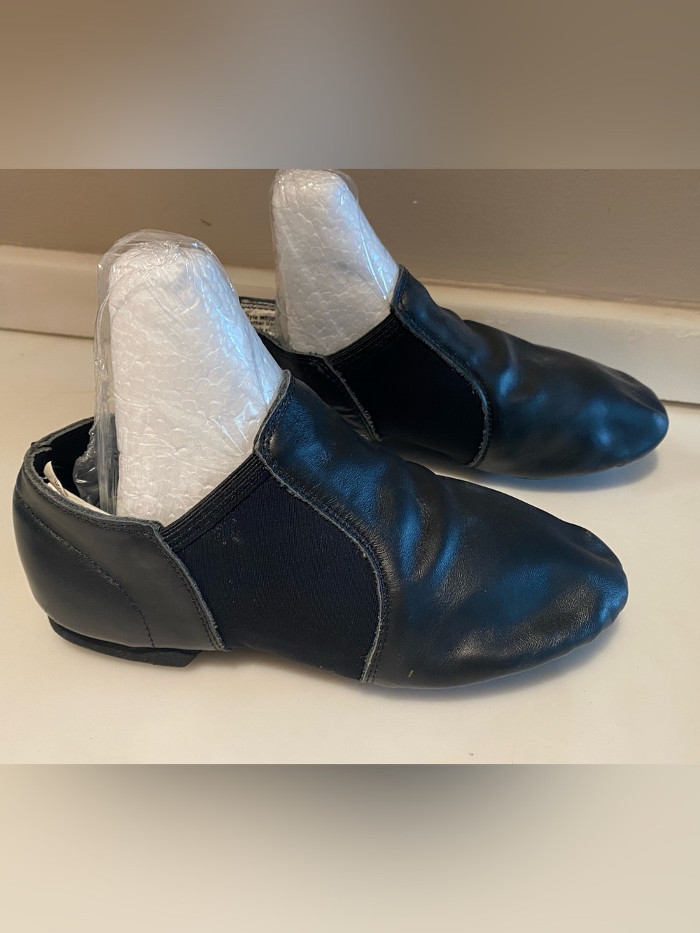 WEISSMAN Black Slip-On Leather Dance Shoes, Size 2.5Youth